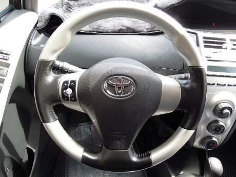 2008年Toyota豐田 Yaris 照片5