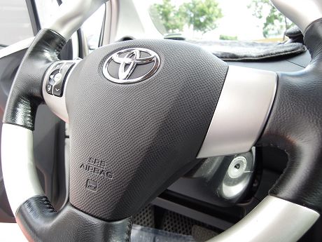 2008 Toyota豐田 Yaris  照片3