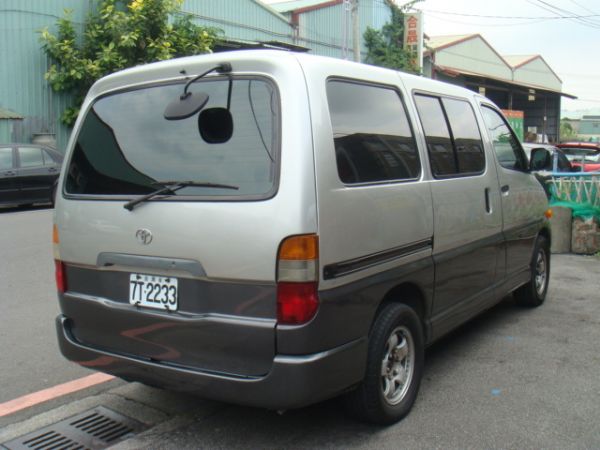 TOYOTA HIACE 照片2