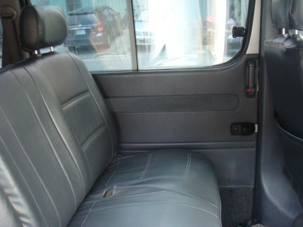 TOYOTA HIACE 照片4