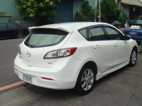 MAZDA 3 照片2