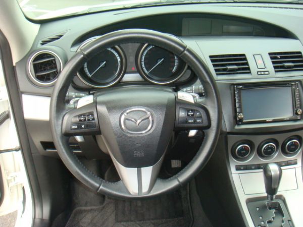 MAZDA 3 照片9