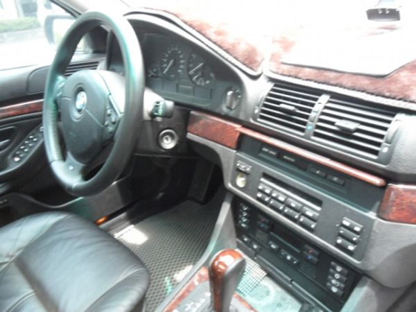 00年寶馬 BMW528 2.8 照片9