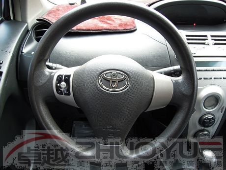 2011 Toyota豐田 Yaris  照片5