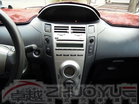 2011 Toyota豐田 Yaris  照片6