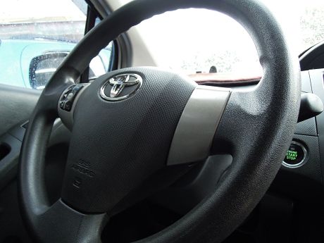 2011 Toyota豐田 Yaris 照片3