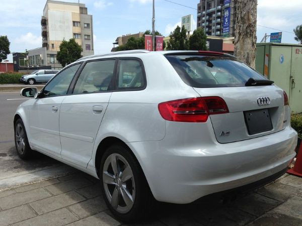 1.8TFSI 原廠試乘車只跑6千 照片2