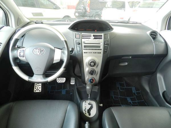 TOYOTA  豐田 yaris  照片3