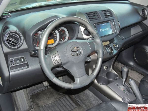 Toyota 豐田 RAV-4 照片4