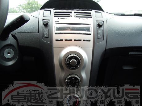 2009年豐田 Yaris 照片6