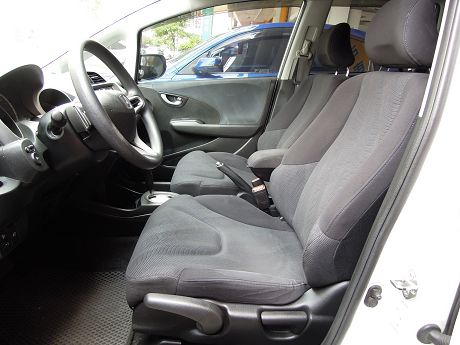 2010 Honda 本田 FIT 照片6