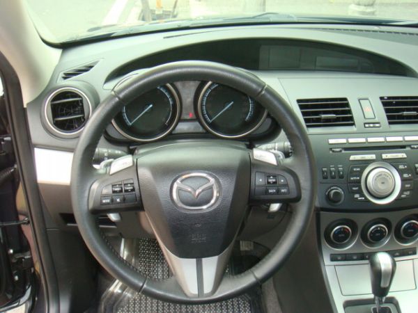 MAZDA 3 照片9