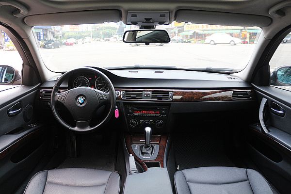 2006年 BMW E90 320I 照片6