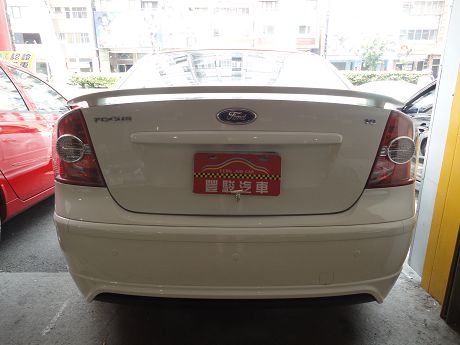 Ford 福特 Focus 1.8  照片10