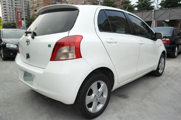 ★小瑋嚴選☆08 豐田 Yaris 照片2