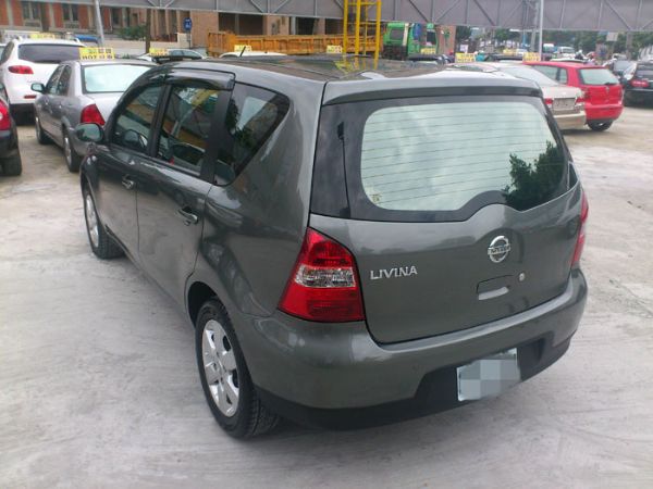 Nissan Livina 時尚深灰色 照片2