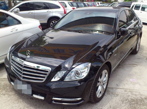 Benz E200 一手漂亮車 照片1