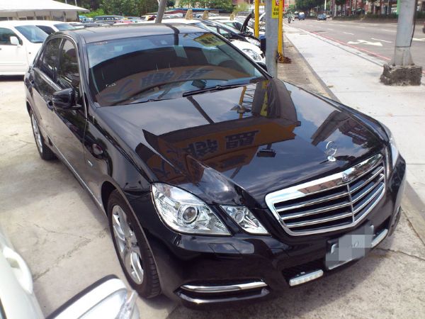 Benz E200 一手漂亮車 照片3