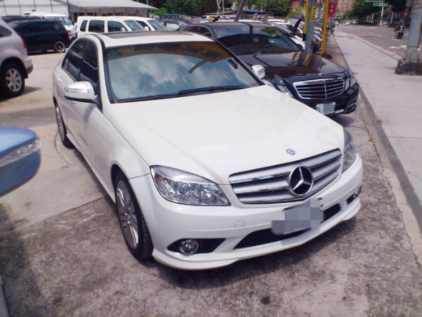 Benz C300 一手漂亮車庫車 照片3