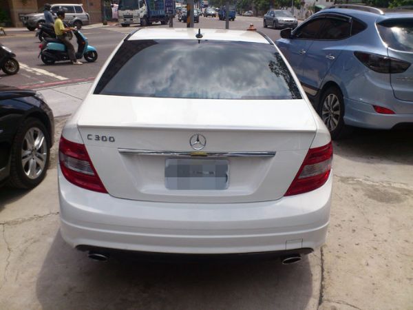 Benz C300 一手漂亮車庫車 照片5