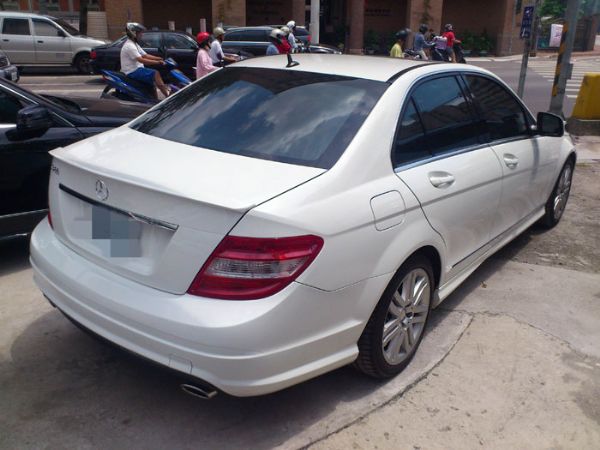 Benz C300 一手漂亮車庫車 照片6