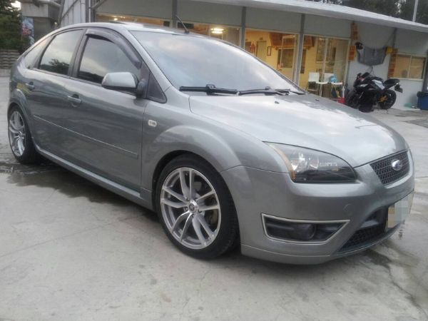 05年Ford Focus 原廠手排 照片10