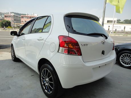 Toyota豐田 Yaris 照片10