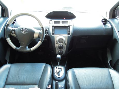 2011 Toyota豐田 Yaris 照片2