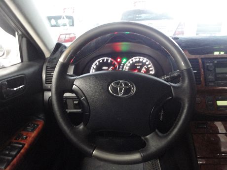 Toyota豐田 Camry 2.0 照片3