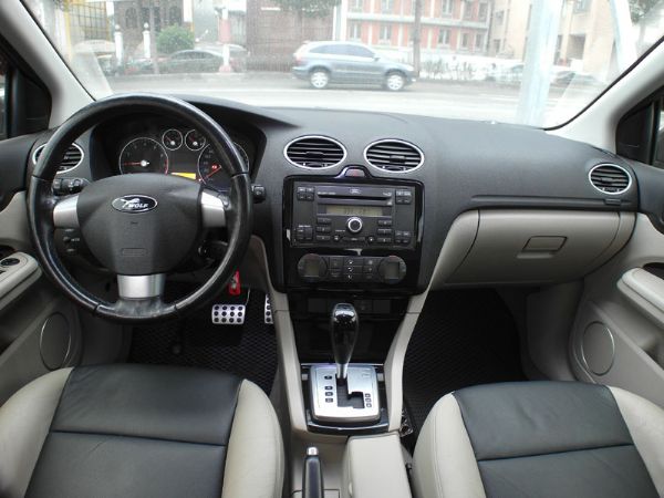 Ford Focus 1.8 天窗 照片5