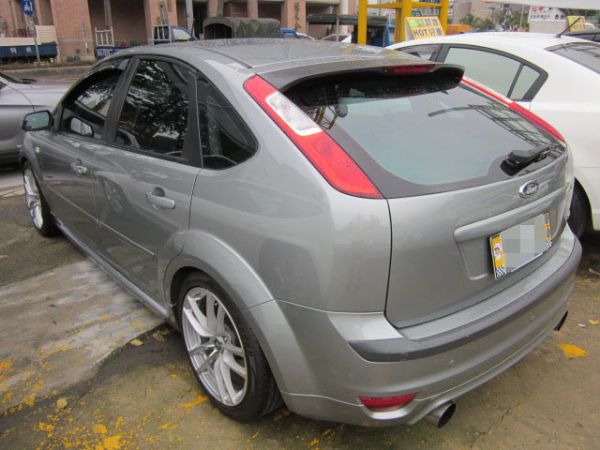 Ford Focus 灰 手排 5D  照片2