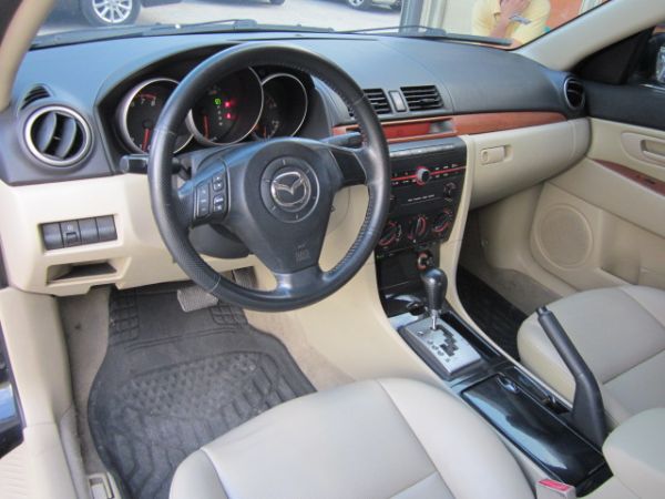 Mazda 3 1.6 黑 照片5