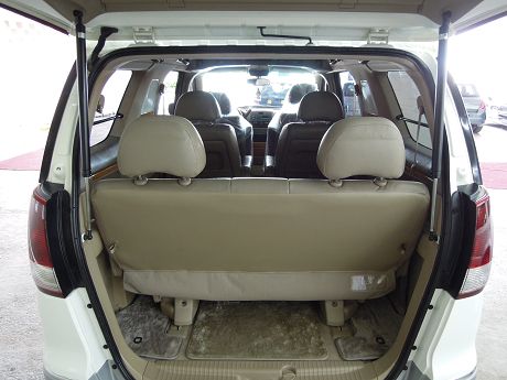 Nissan 日產 Serena QRV 照片9