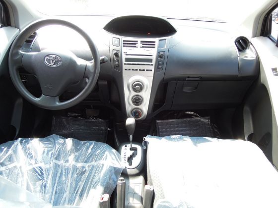 2009 Toyota豐田 Yaris 照片2