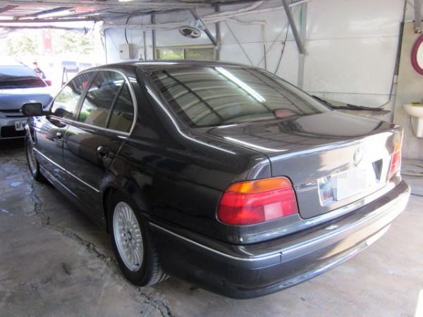 Bmw 523i E39型 2.5 照片2