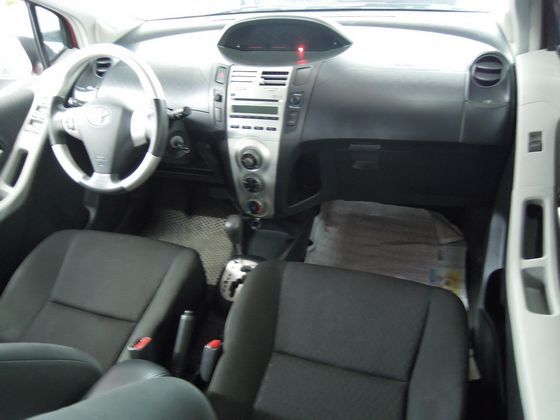 Toyota豐田 Yaris 2009 照片3