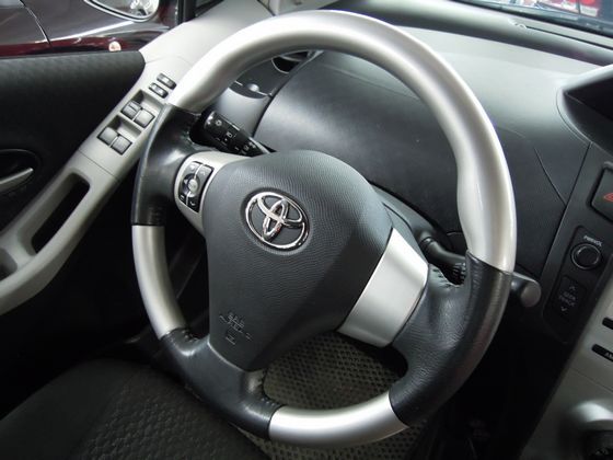 Toyota豐田 Yaris 2009 照片6