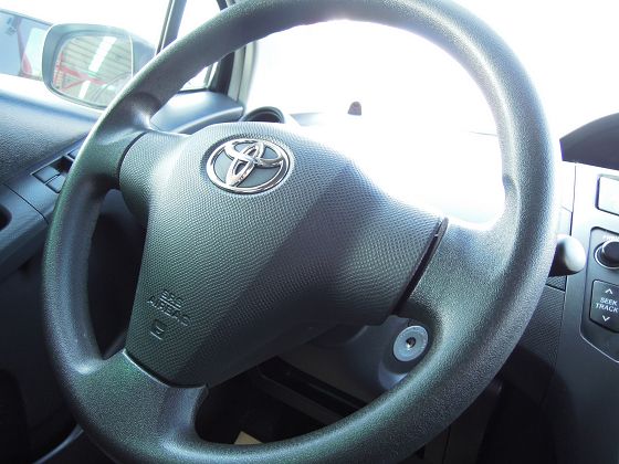 Toyota豐田 Yaris  照片3