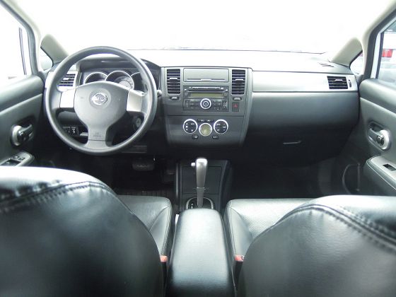 Nissan 日產 Tiida 2011 照片2