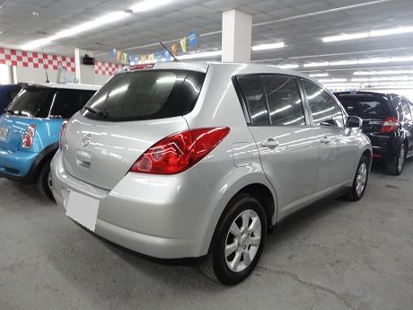 Nissan 日產 Tiida 照片10