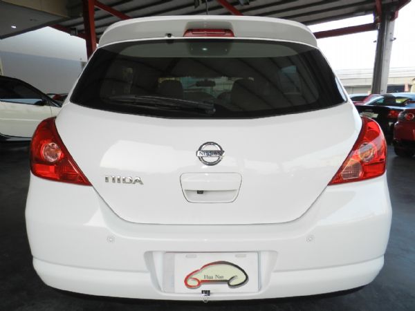 Nissan 日產 Tiida 鐵達 白 照片8