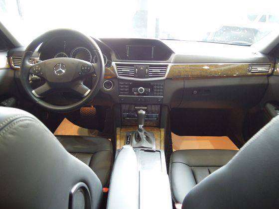 Benz 賓士 E 200 照片2