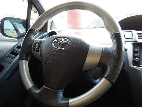 Toyota豐田 Yaris 照片3