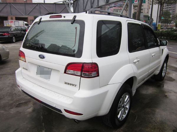 Ford Escape 白 頂級2.3 照片2