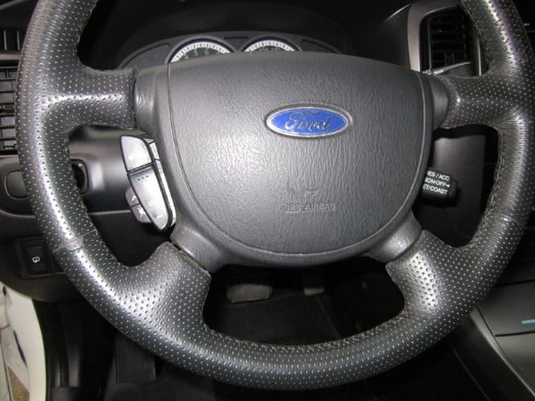 Ford Escape 白 頂級2.3 照片8