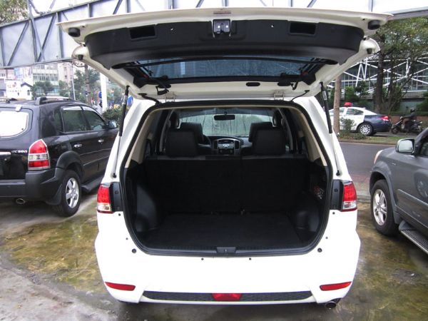 Ford Escape 白 頂級2.3 照片9