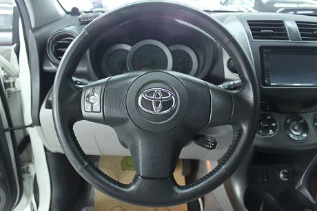 Toyota豐田 RAV4 照片5