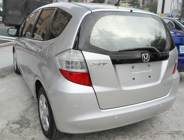 Honda Fit 銀 1.5 照片2