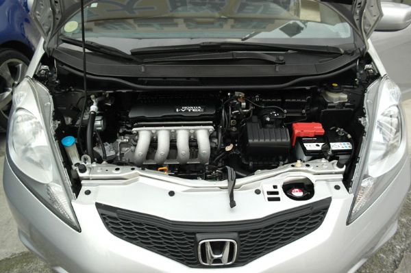 Honda Fit 銀 1.5 照片10