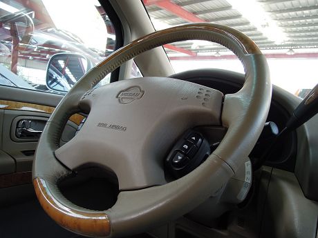 Nissan 日產 Serena QRV 照片3